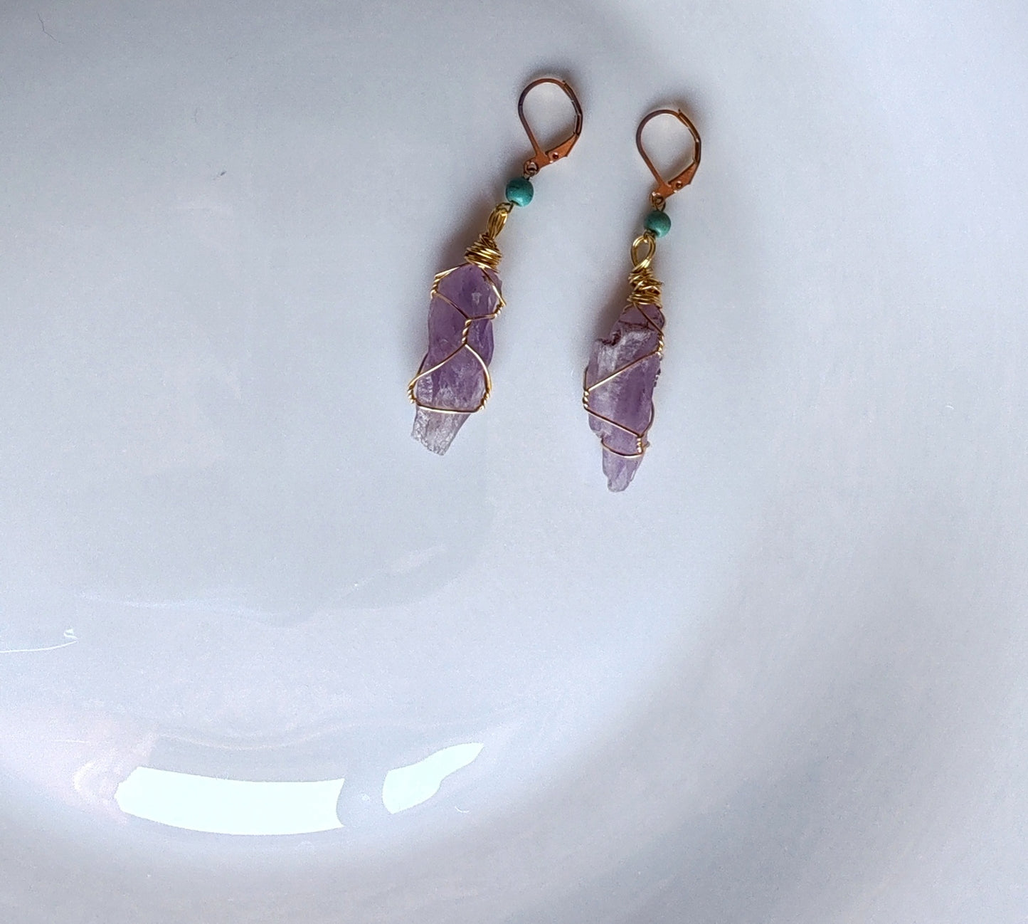 Aretes de Cuarzo Amatista Artesanales – Chapa de Oro 14K