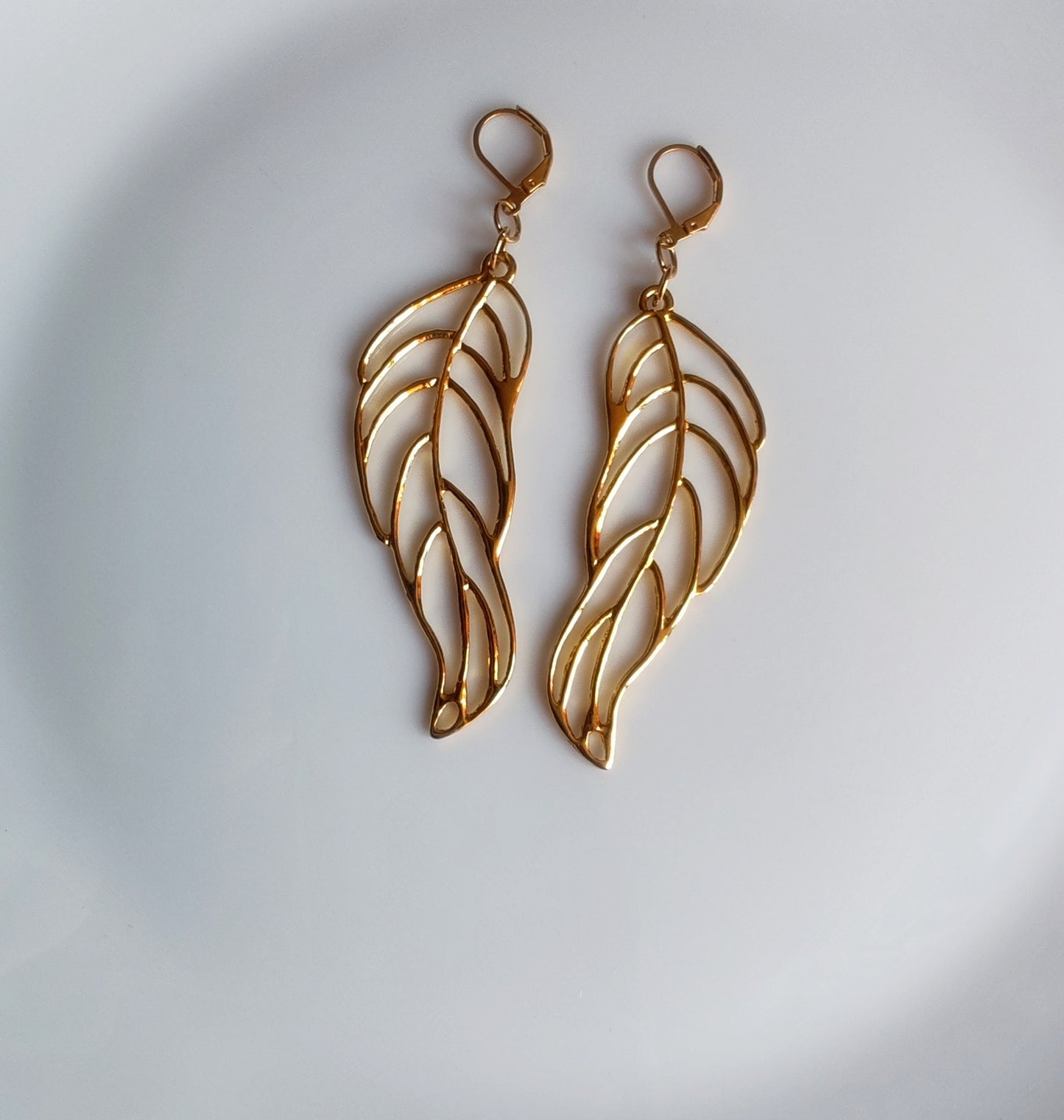 Aretes Hoja Elegante – Chapa de Oro 14K