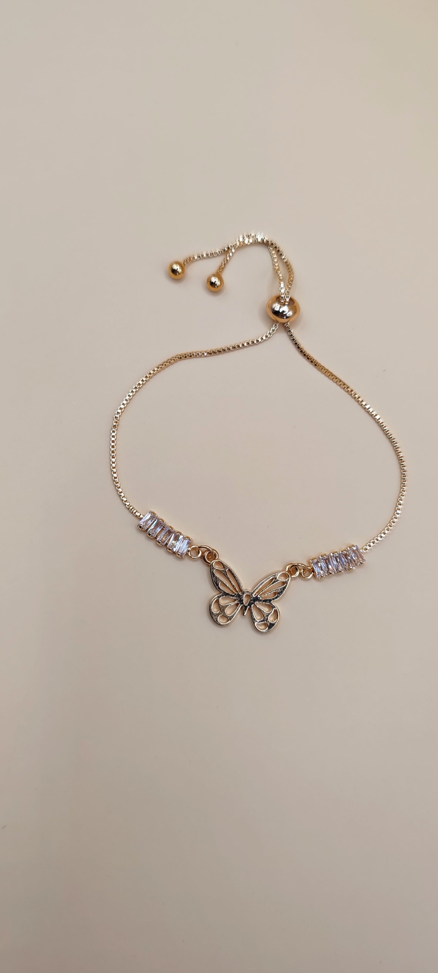 Pulsera Mariposa Dorada con Zirconias – Chapa de Oro 14K Ajustable