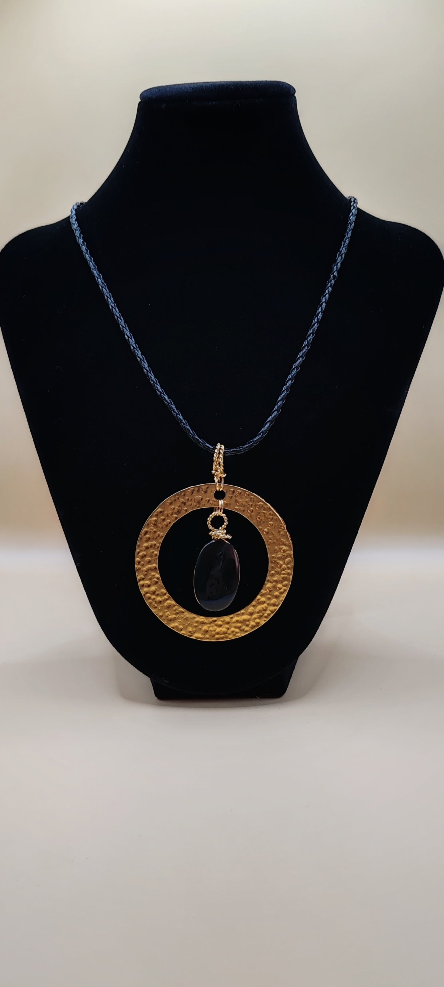 Collar Círculo de Obsidiana – Fuerza y Protección