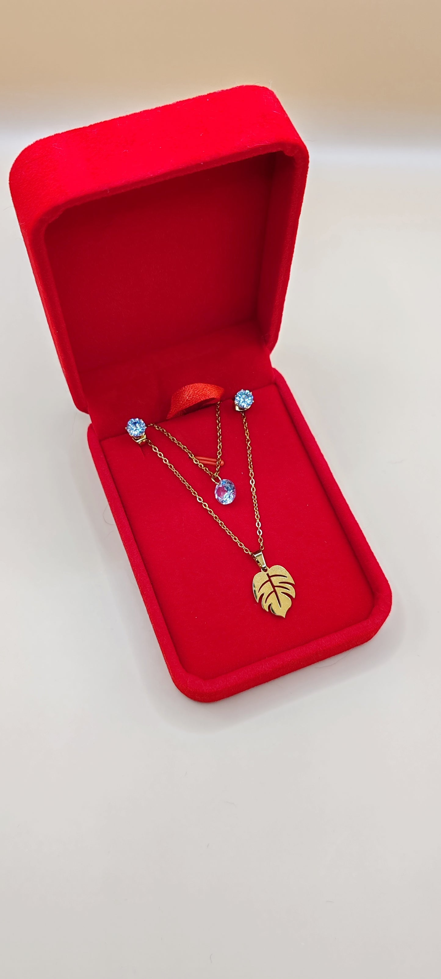 Set Doble Collar Hoja y Zirconia