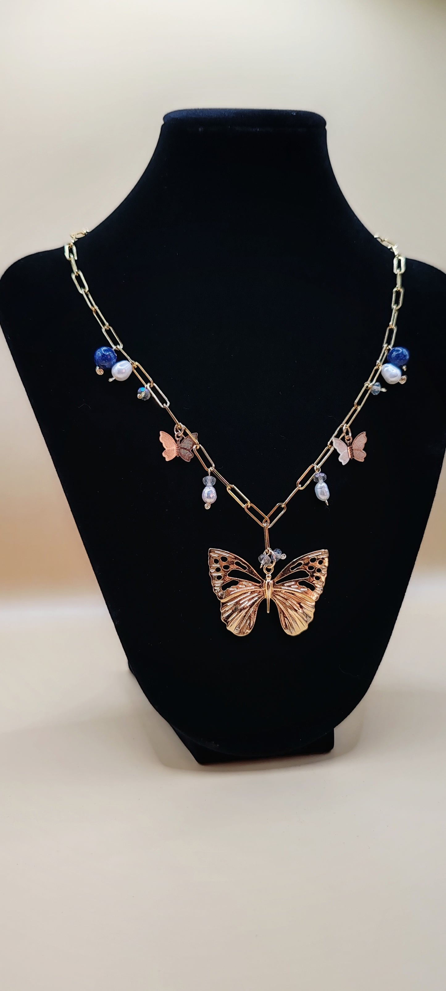Collar Mariposas y Perlas – Chapa de Oro 14K