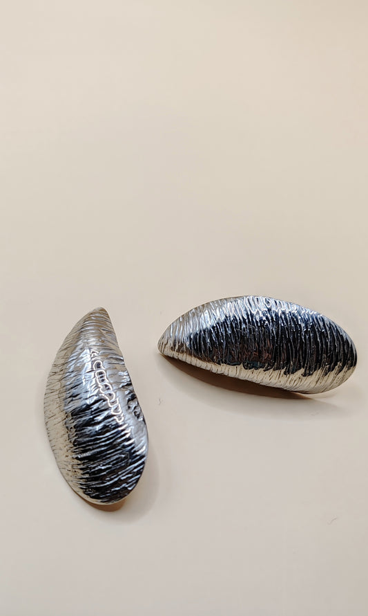 Aretes Almeja Texturizada Elegante – Acero Inoxidable