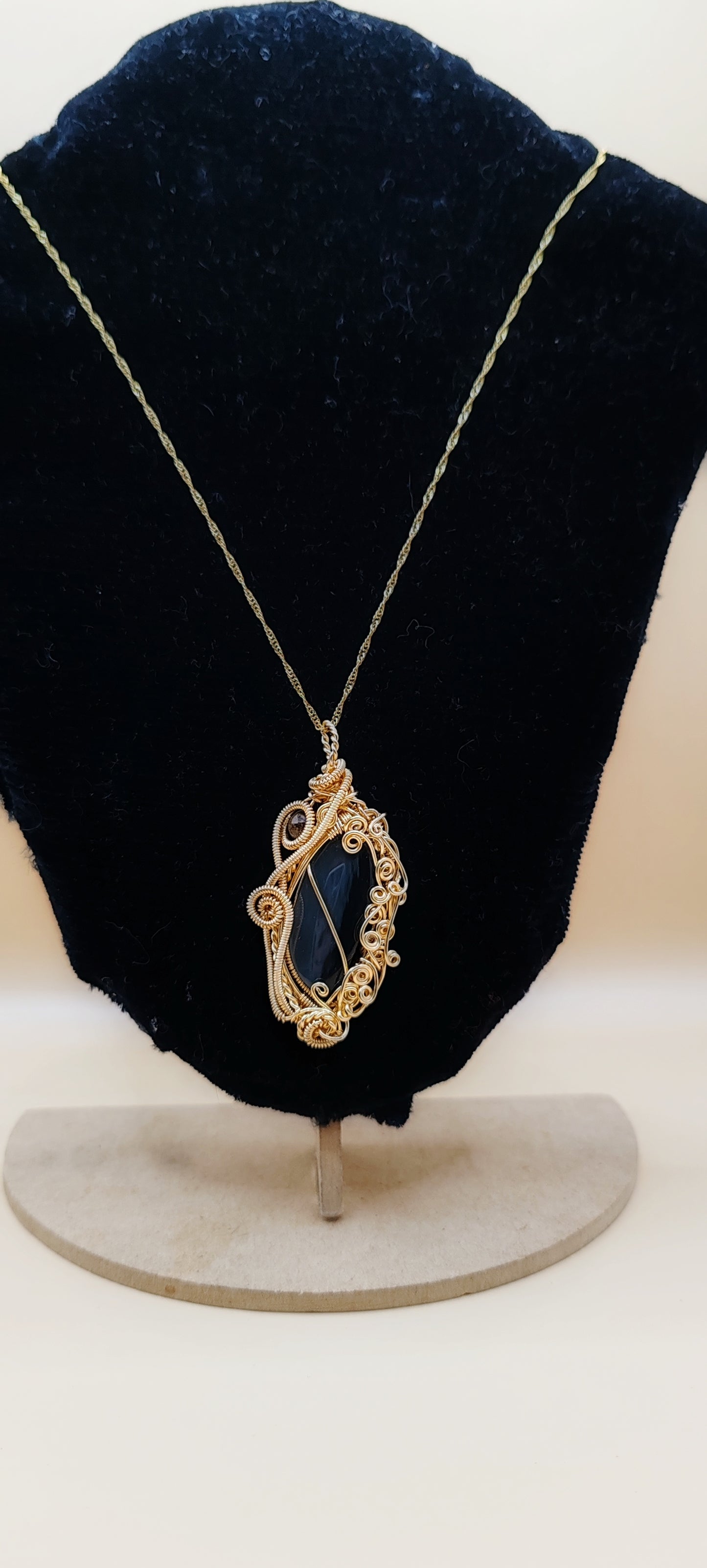 Collar con Obsidiana Natural – Diseño Artesanal
