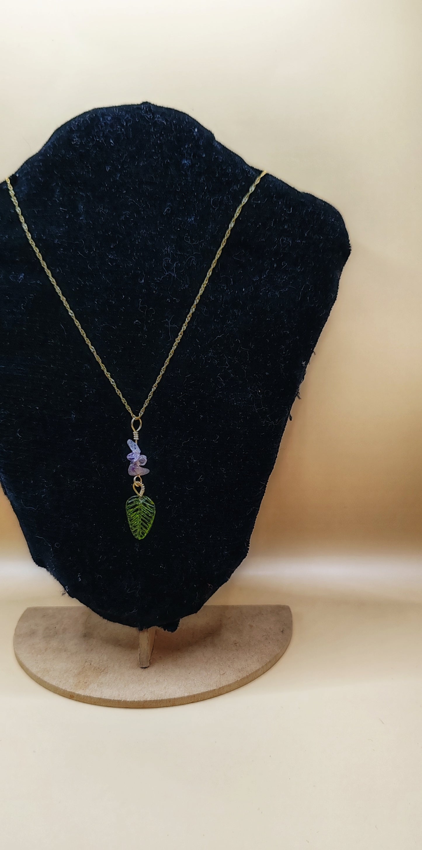 Collar Delicia de Cristal en Chapa de Oro 14K | Amatista y Hoja de Cristal