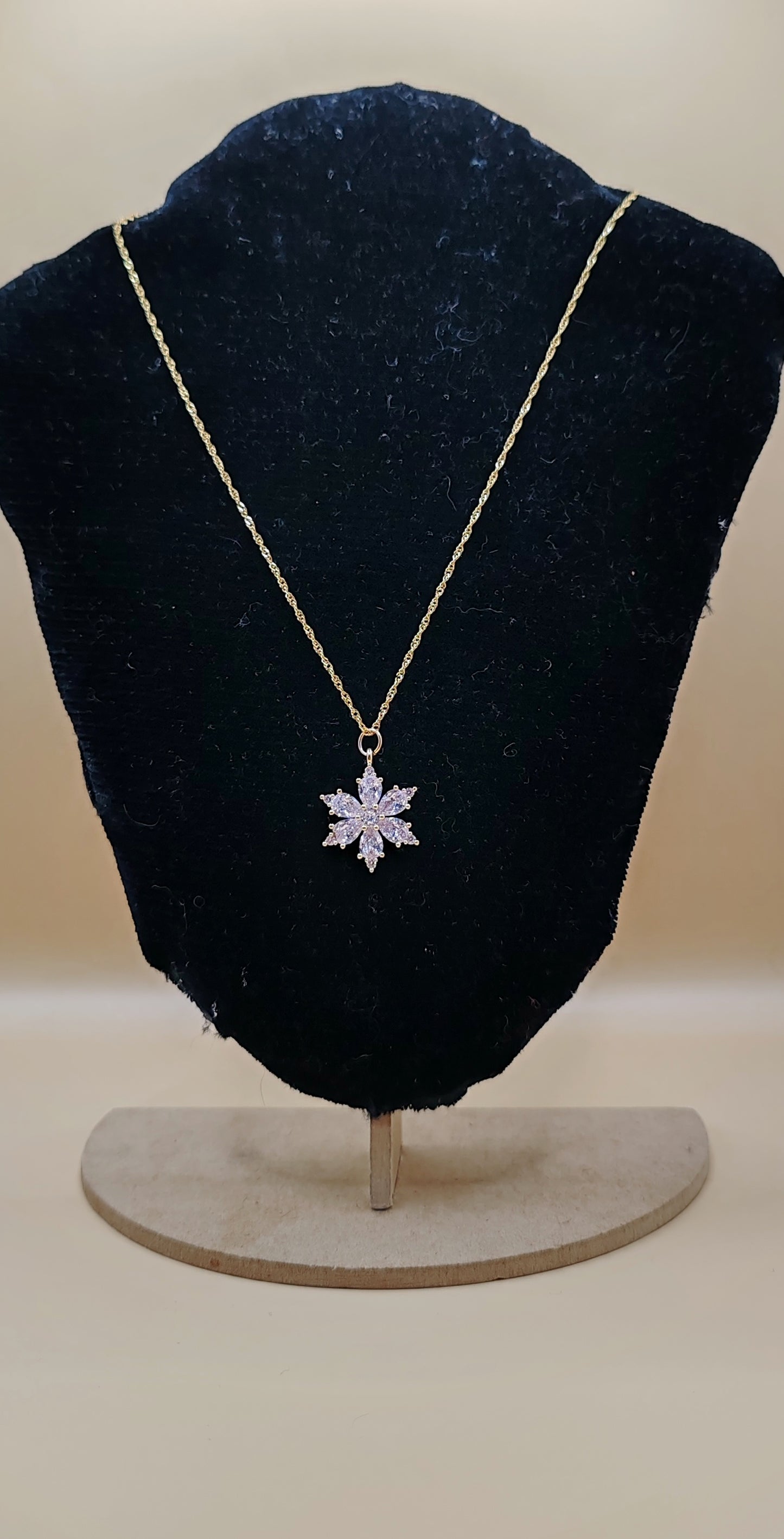 Collar estrella con zirconias - Chapa de Oro 14k