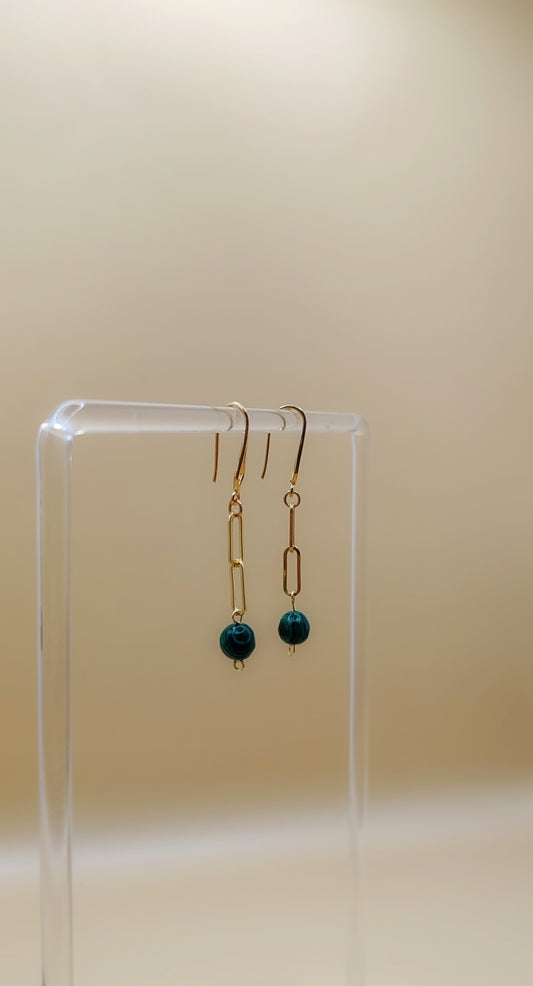 Aretes Cadena con Malaquita Natural – Chapa de Oro 14K