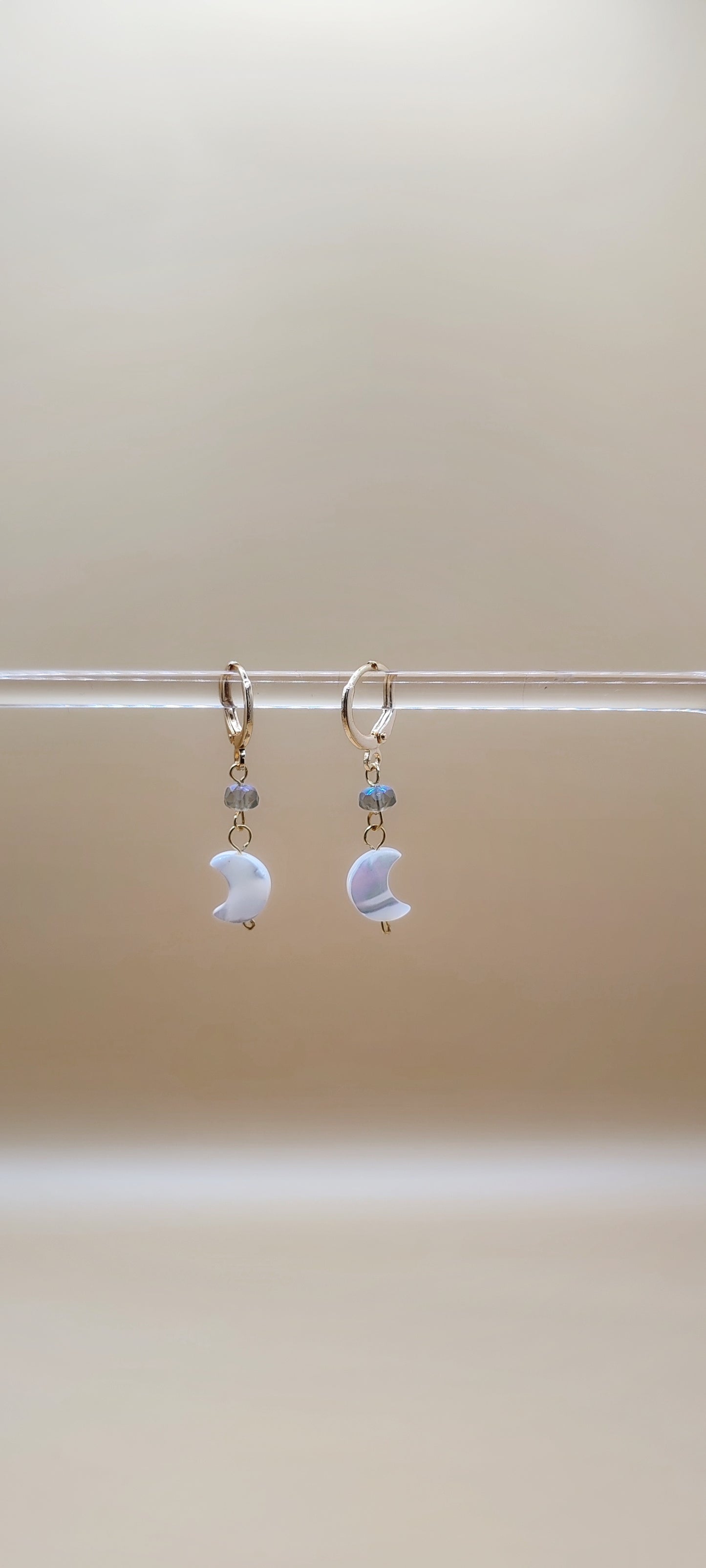 Aretes Luna Celestial – Chapa de Oro 14K