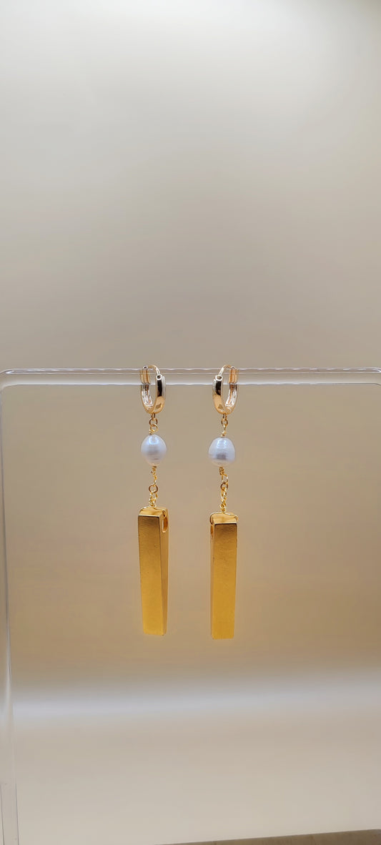 Aretes Dorados con Perla de Río – Chapa de Oro 14K