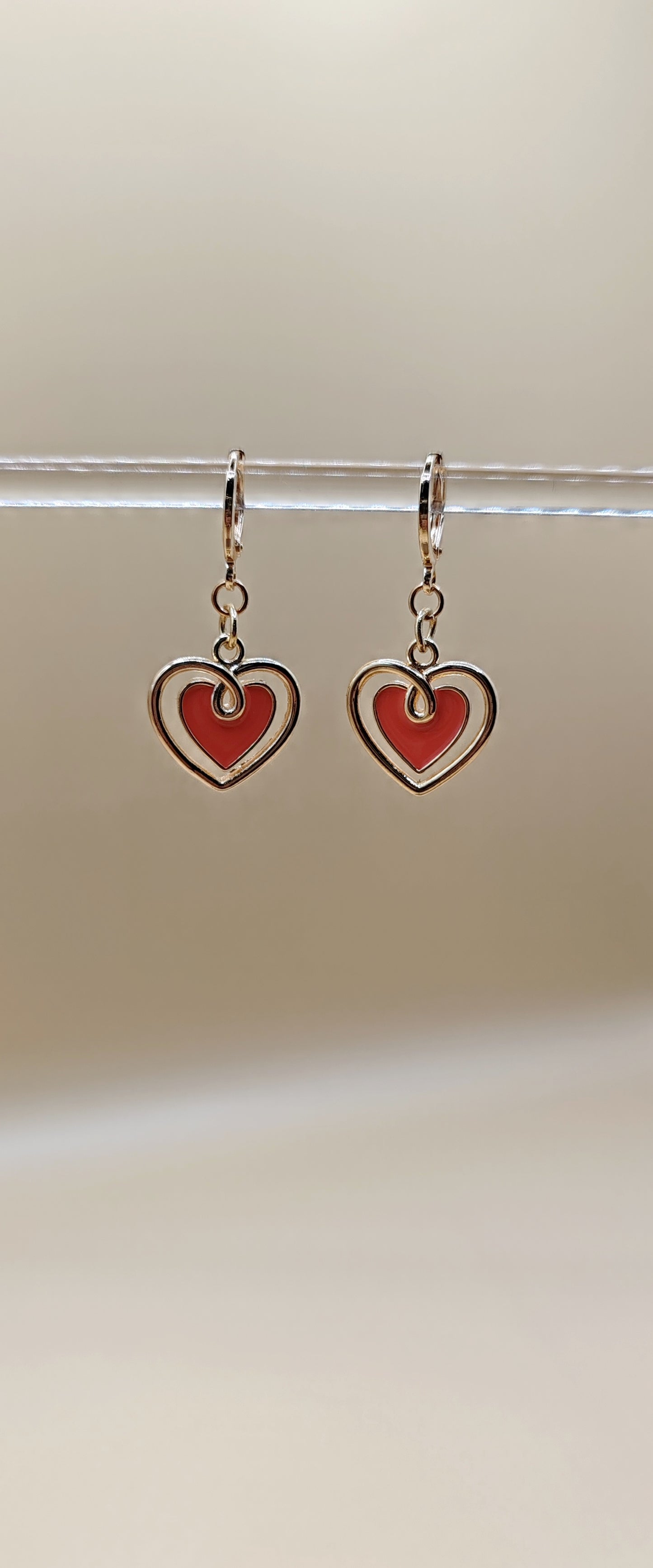Aretes Corazón Doble Esmaltado – Chapa de Oro 14K