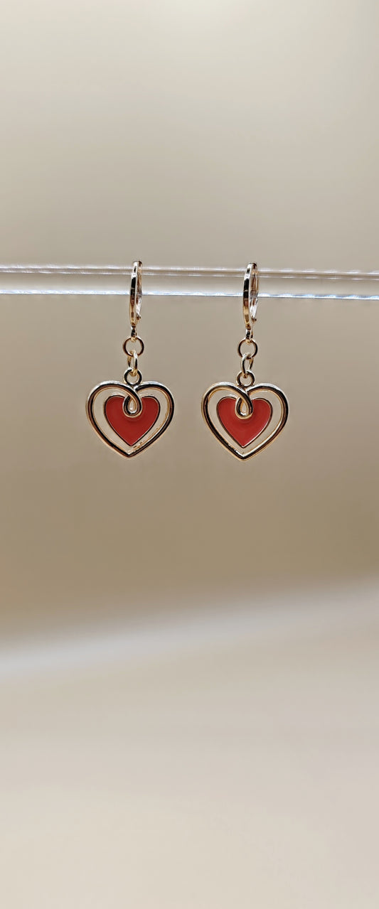 Aretes Corazón Doble Esmaltado – Chapa de Oro 14K