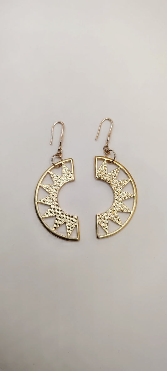 Aretes Media Luna Solar – Chapa de Oro 14k