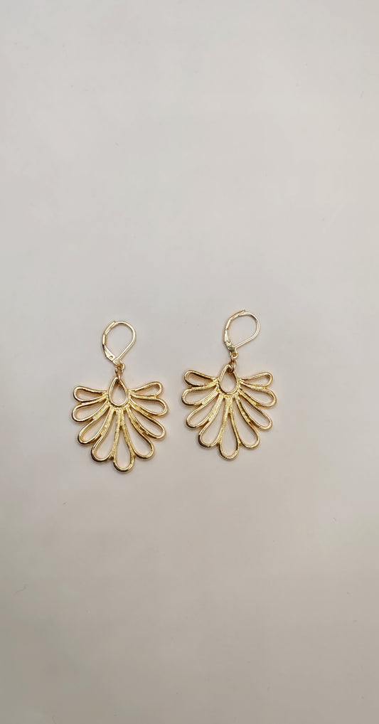 Aretes Abanico Elegante – Chapa de Oro 14K
