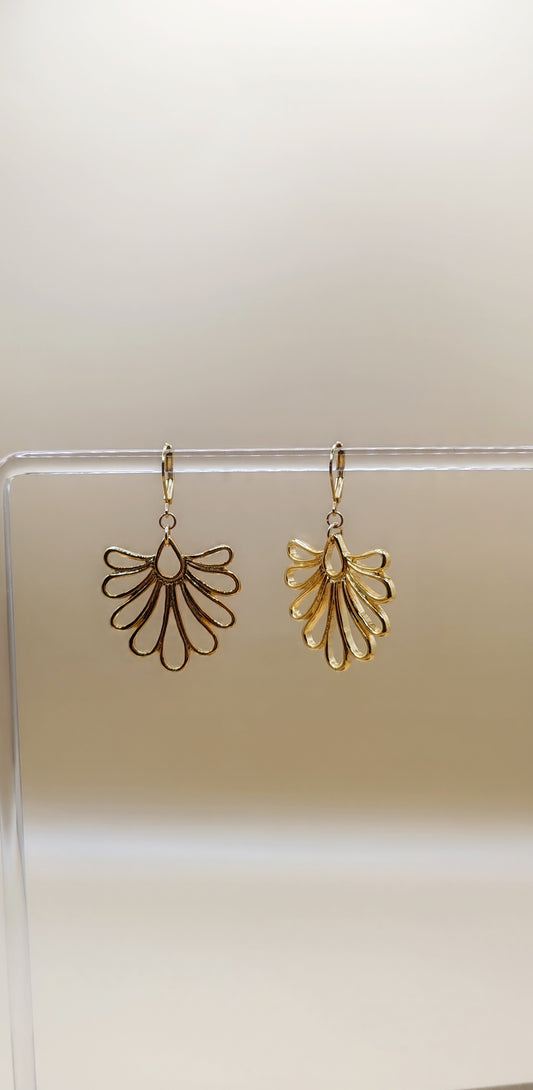 Aretes Abanico Elegante – Chapa de Oro 14K