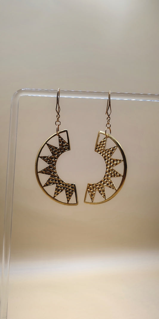 Aretes Media Luna Solar – Chapa de Oro 14k