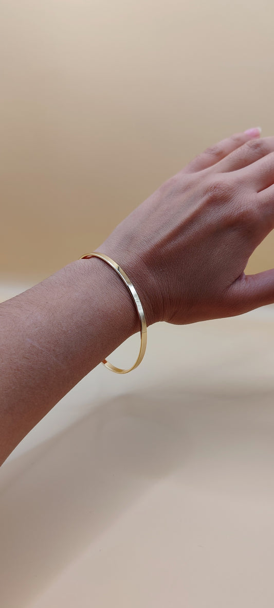 Pulsera Rígida Minimalista – Chapa de Oro 14K