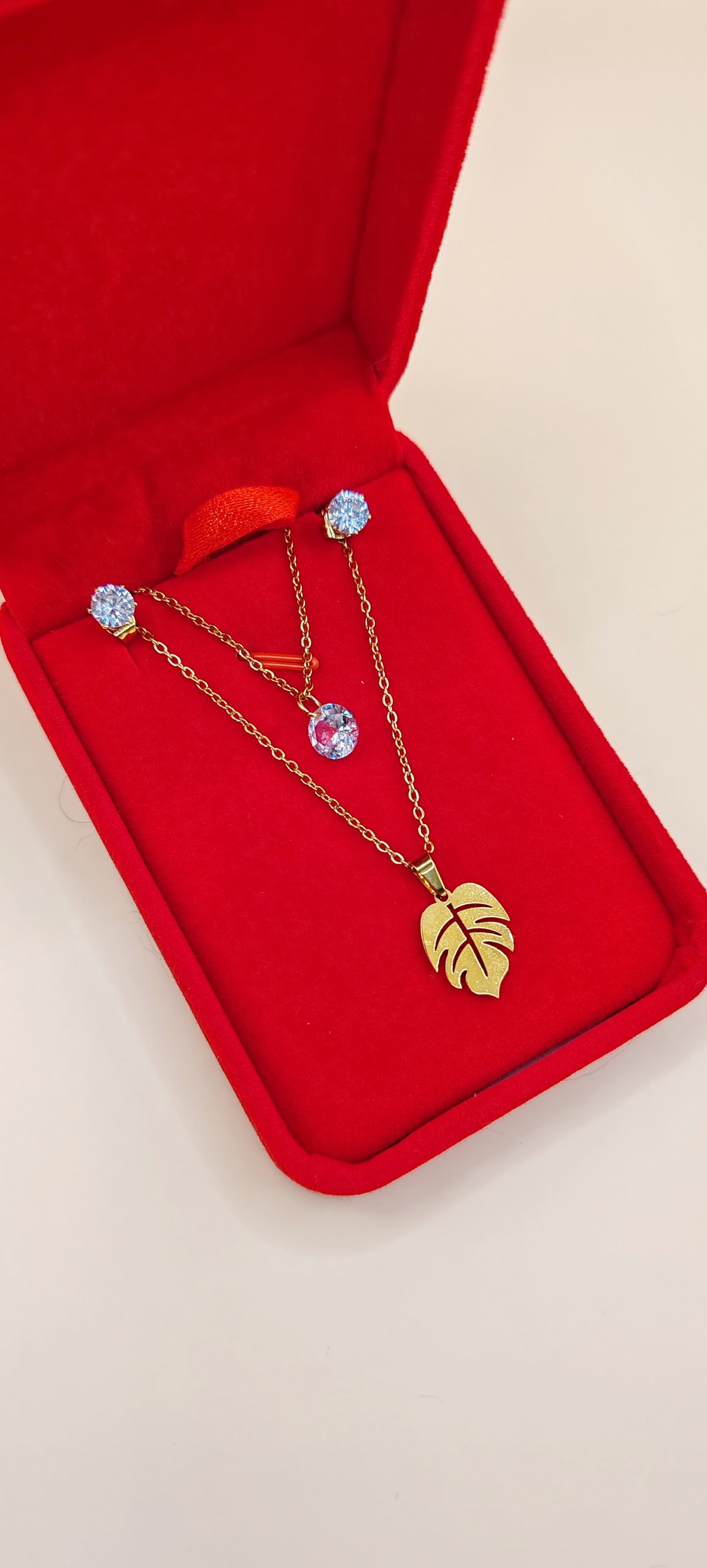 Set Doble Collar Hoja y Zirconia