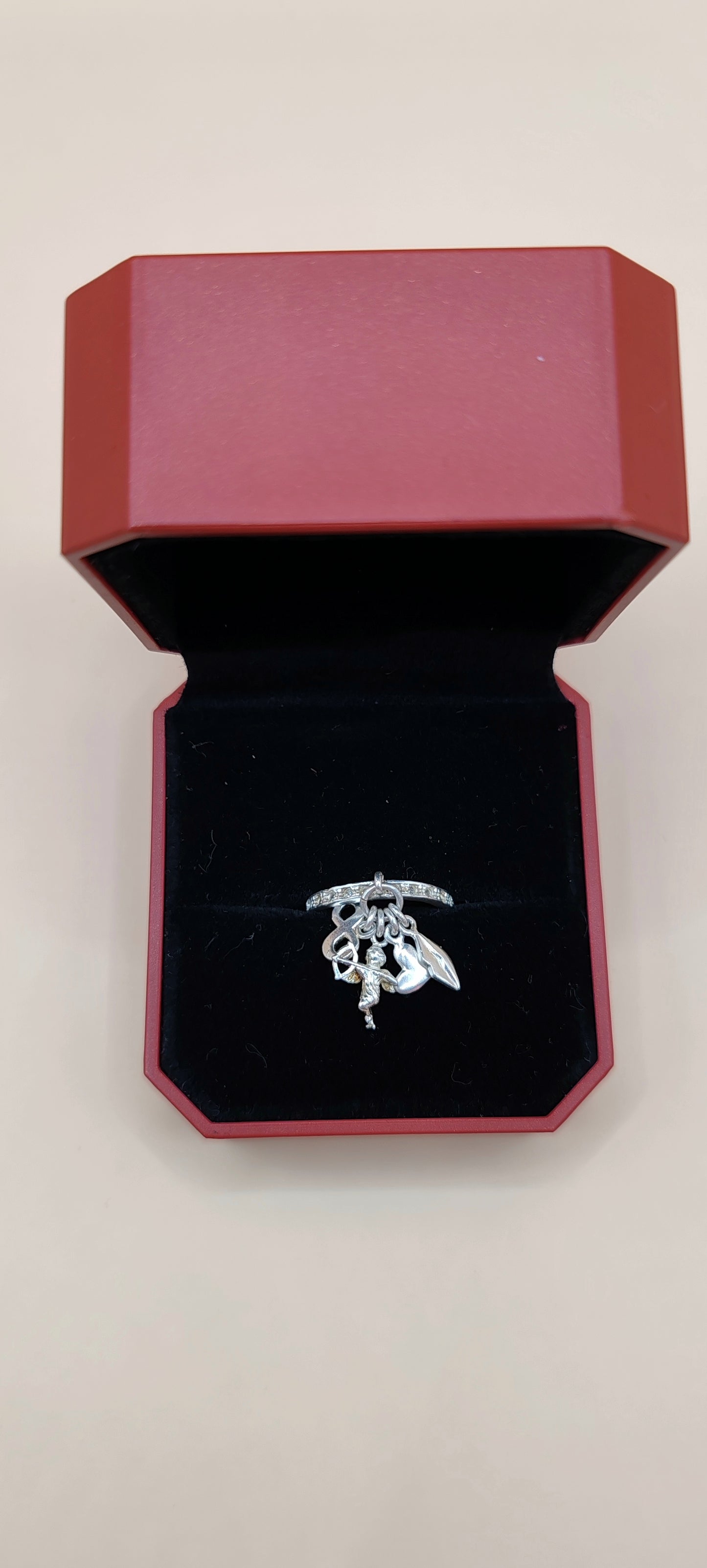 Anillo de plata .925 con dijes colgantes - Talla 7