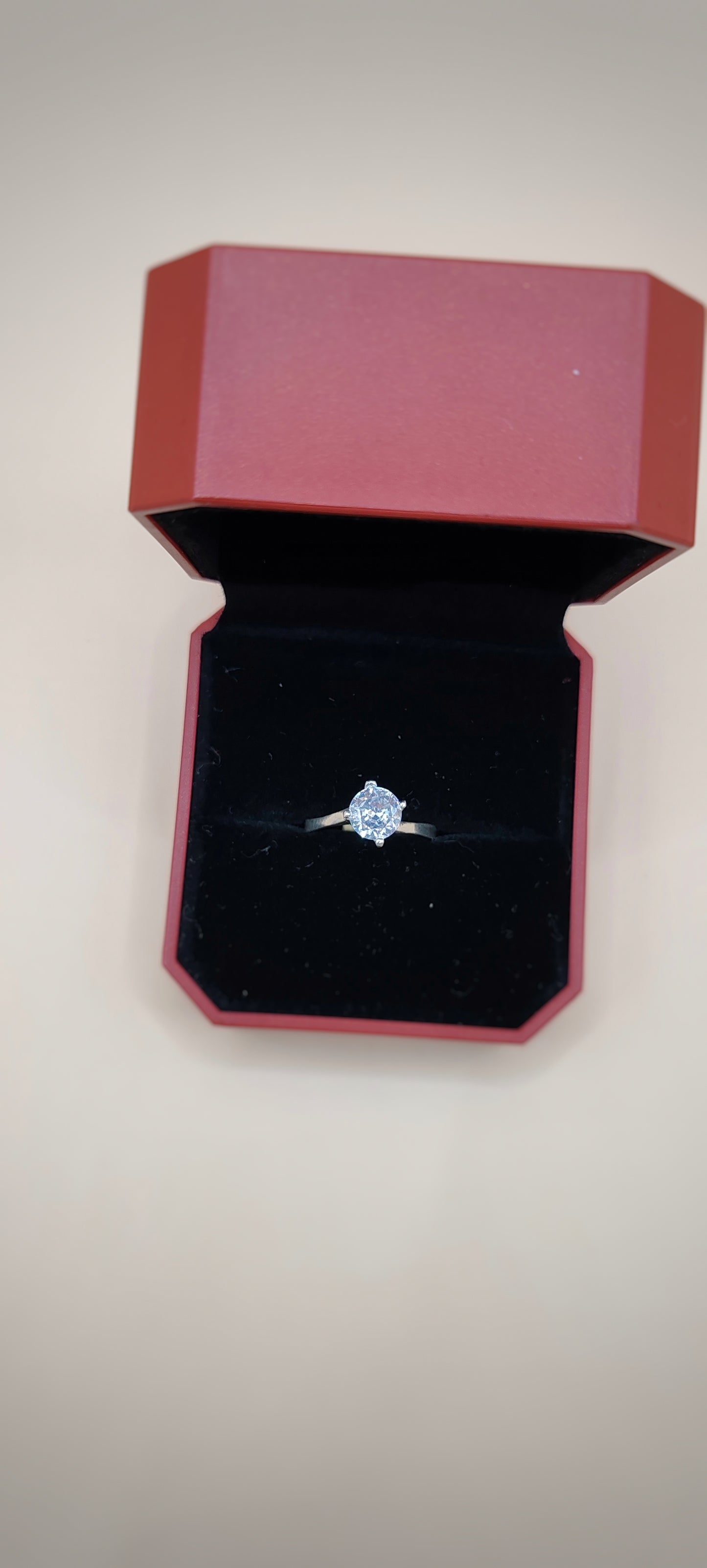 Anillo Clásico de Plata .925 con Zirconia – Talla 6