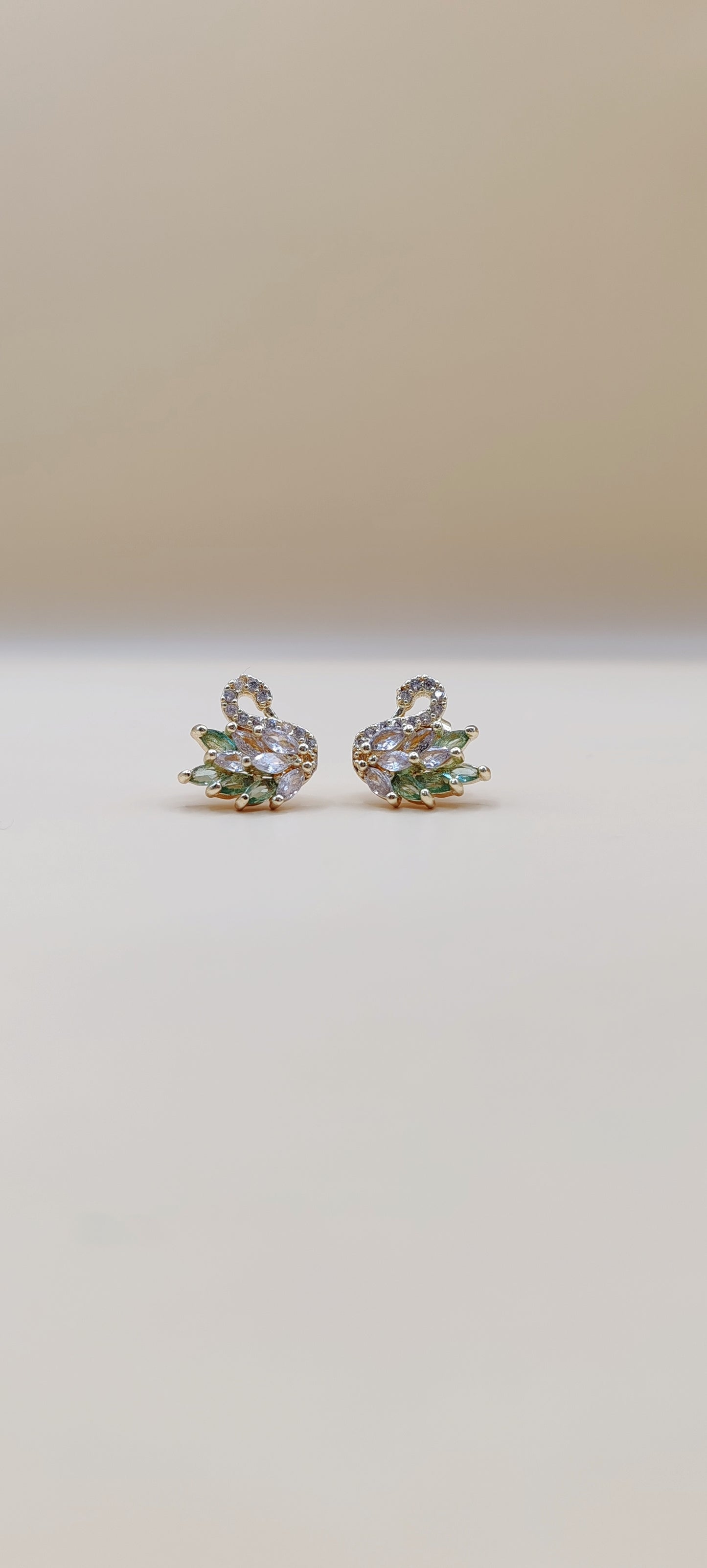 Aretes Cisne Elegante – Acero Inoxidable