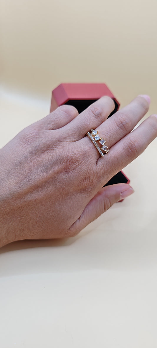 Anillo doble con zirconias geométricas – Chapa de oro 14k