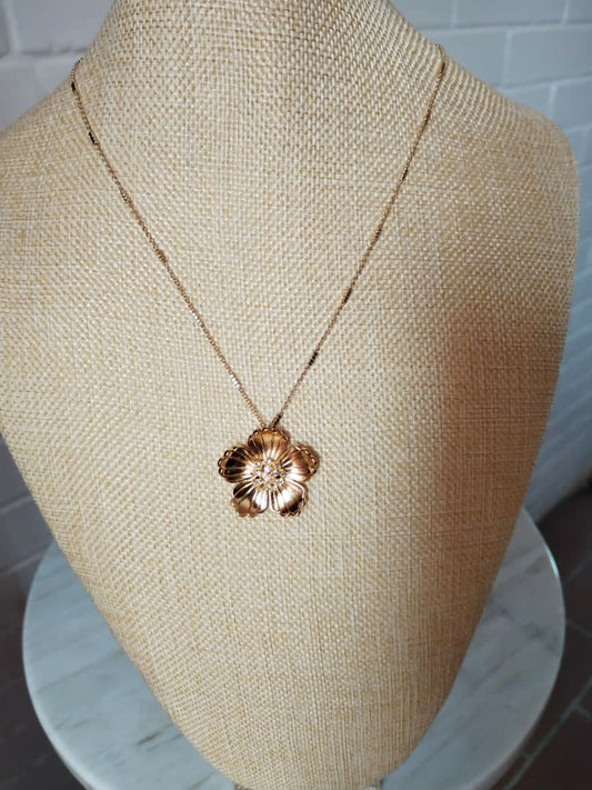 Collar Bloom Dorado – Elegancia Natural