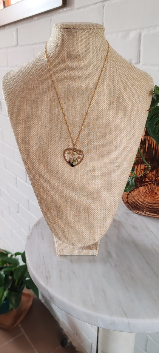 Collar Corazón – Flor Encapsulada