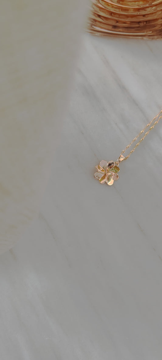 Collar Flor – Chapa de Oro 14K
