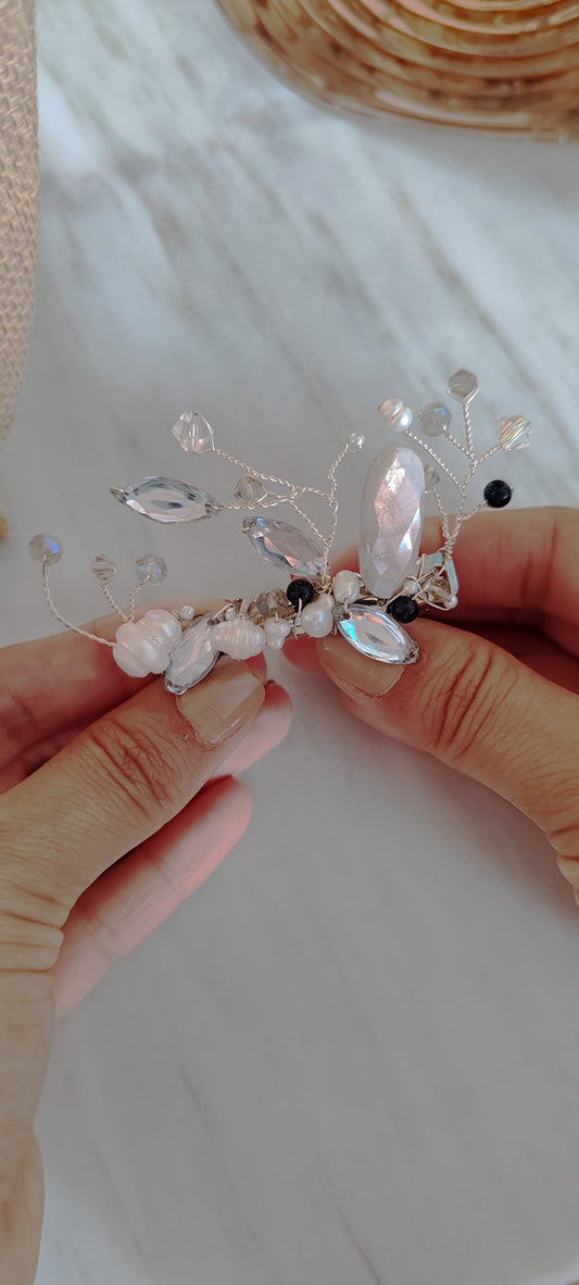 Peineta Cristal & Perlas – Hecha a Mano