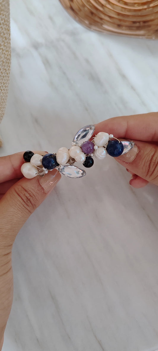 Broche Perlas & Cristales – Hecho a Mano