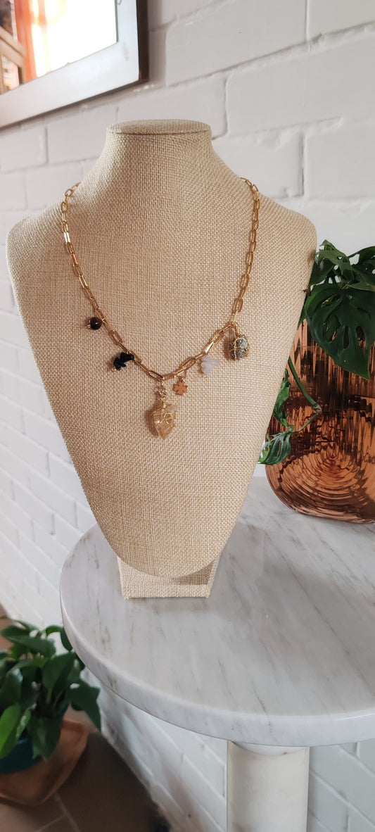 Collar Amuleto de Suerte – Diseño de Autor